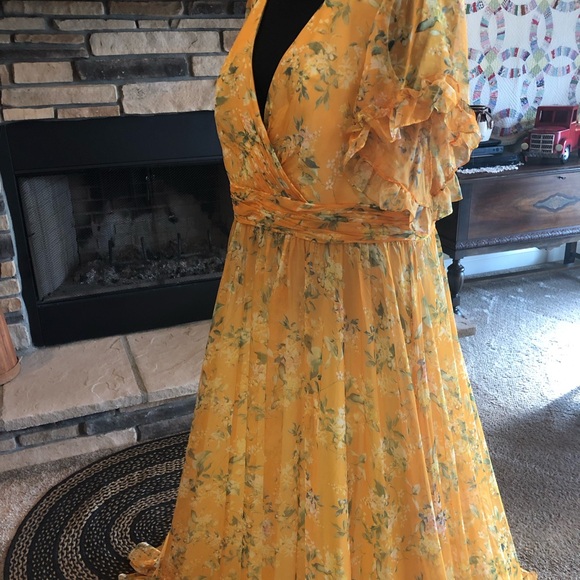 Mac Duggal
Floral Print Surplice V-Neck Sheer Ruffle Sleeve A-Line Gown - Picture 9 of 17